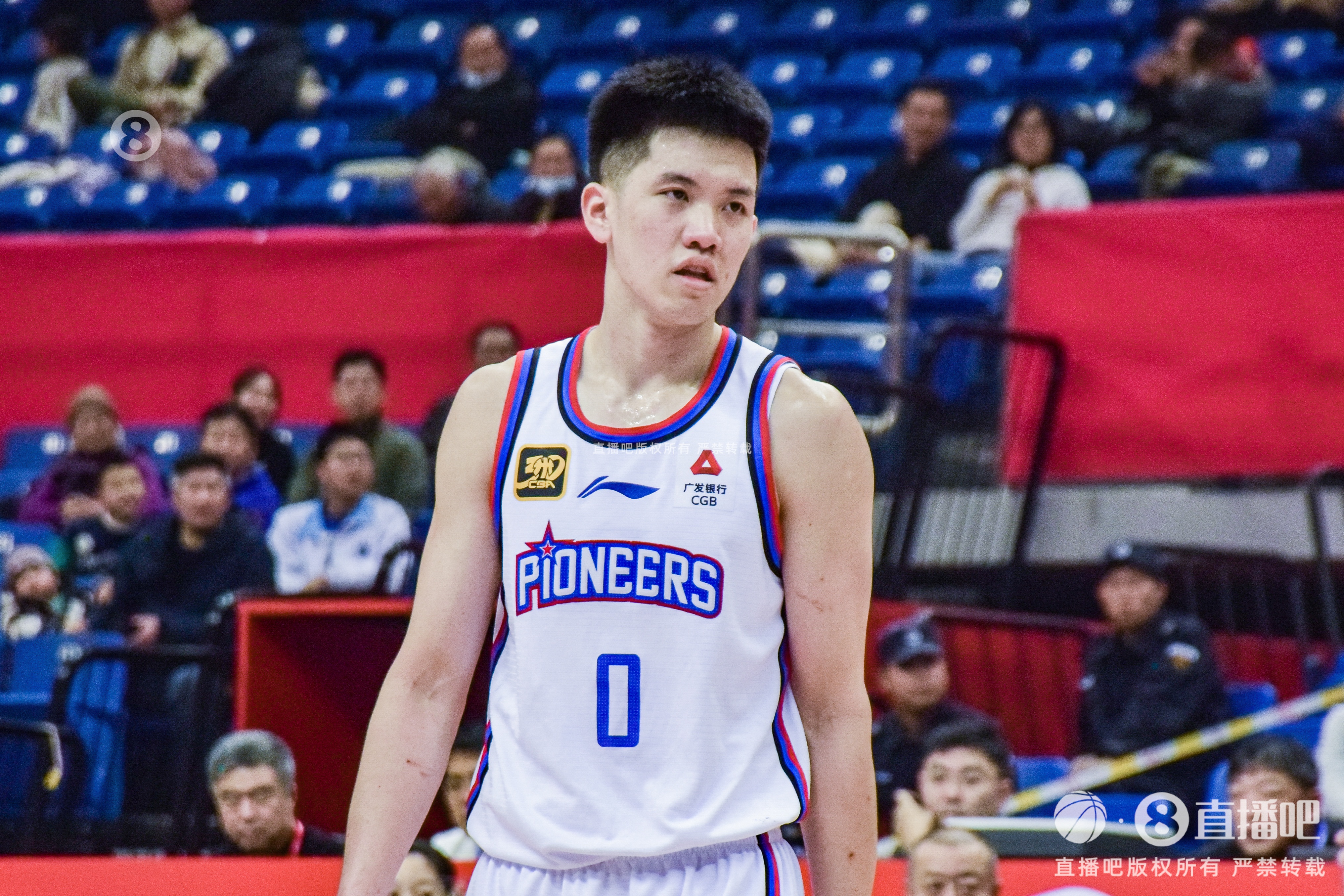 皇冠体育-天津国内球员注册信息：刘东签约3年将转会山西 林庭谦顶薪剩一年