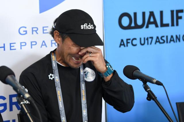 皇冠体育-北马里亚纳主帅泪洒发布会 为外界误解感到委屈