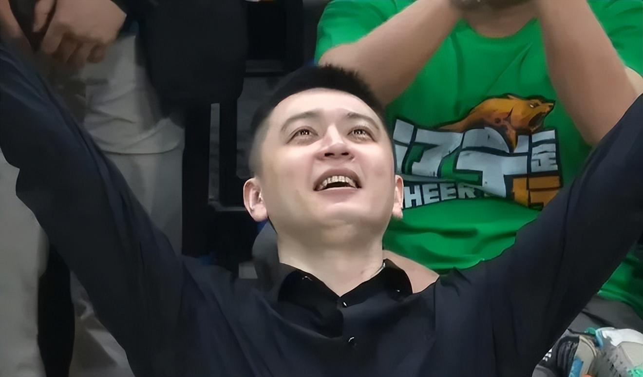 热搜第一！杨鸣辞职！球队4连败，单节仅得4分，成为导火索